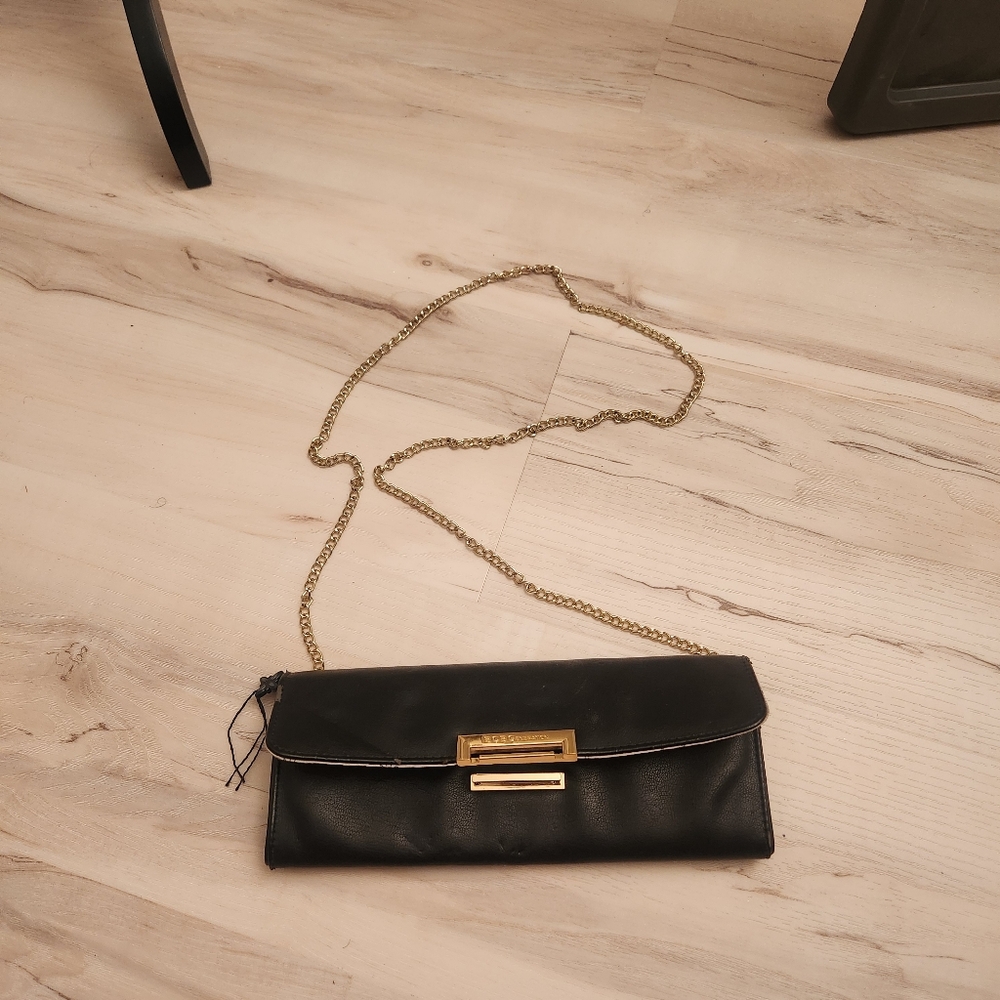 Elegant BCBG Generation Black Chain Shoulder Bag - Picture 6 of 8
